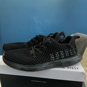 NOBULL Women’s Mesh Running Sneaker